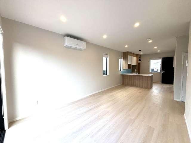 Townhouse for rent in Howick, Oroua County