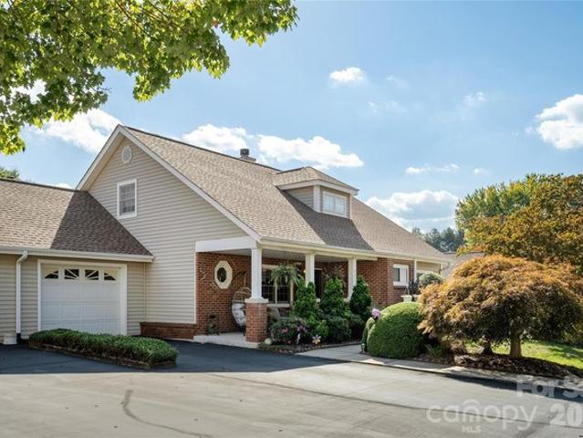 Townhouse for sale in Willow Bend, Hendersonville