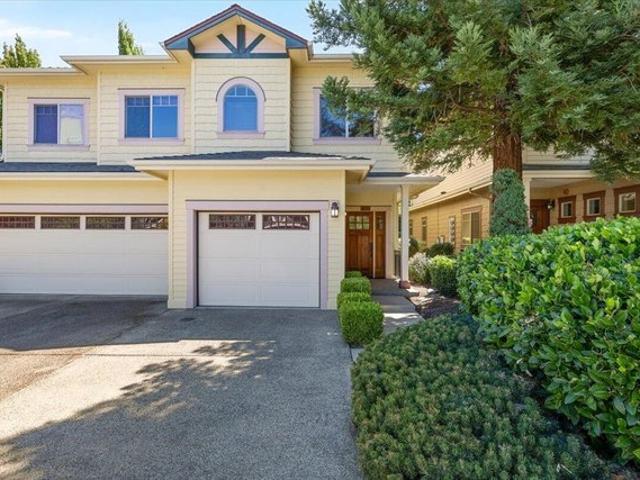 Townhouse for sale in Oregonia
