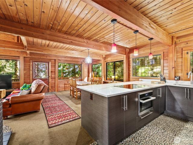 House for sale in Snoqualmie Pass, Washington