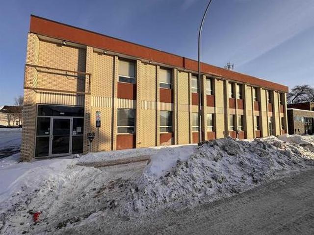 Commercial for rent in Thunder Bay, Ontario