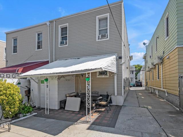 Townhouse for sale in South Ozone Park