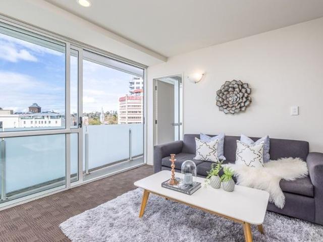 Apartment for rent in Te Tōangaroa, Auckland