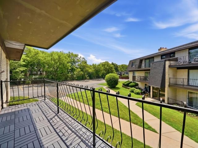 Condo for sale in Palos Hills, Illinois