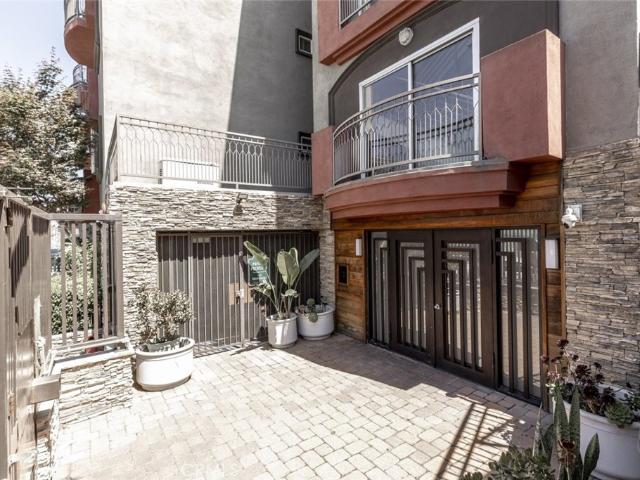 Condo for sale in North Hollywood Neighborhood Council District, Canoga Park