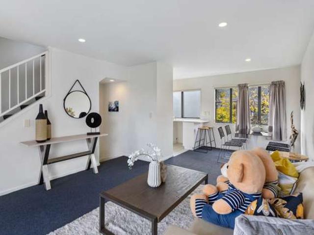 Townhouse for rent in New Lynn