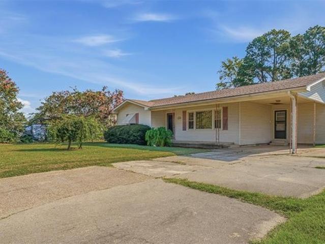 House for sale in Kennett, Missouri