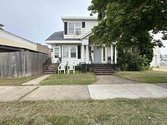 House for sale in Escanaba, Delta County