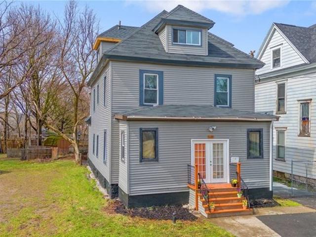 House for sale in Syracuse, New York