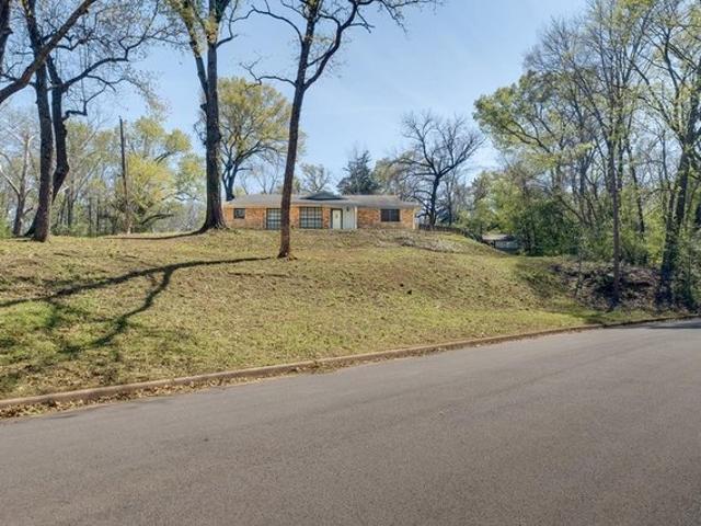 House for sale in Palestine, Texas