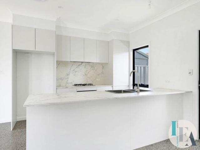 Townhouse for rent in Oak Flats Dc, New South Wales