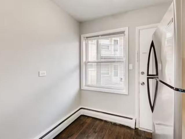 Condo for rent in Arlington Heights