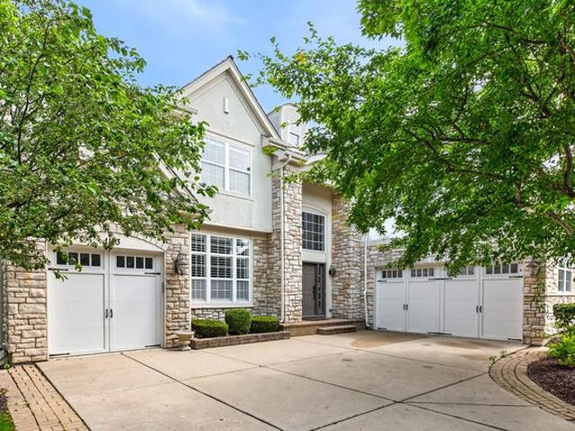 Condo for sale in Inverness, Illinois