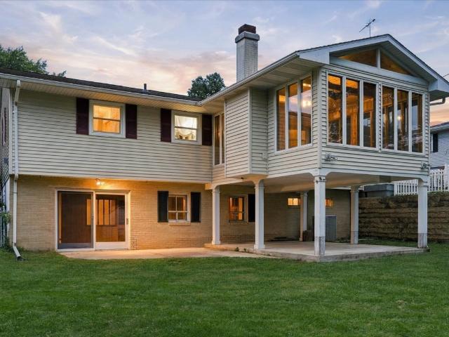 House for sale in Dixon, Lee County
