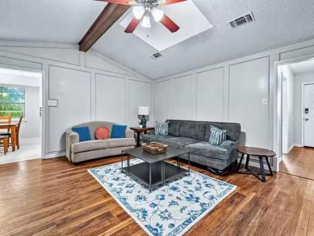 Condo for rent in Carrollton