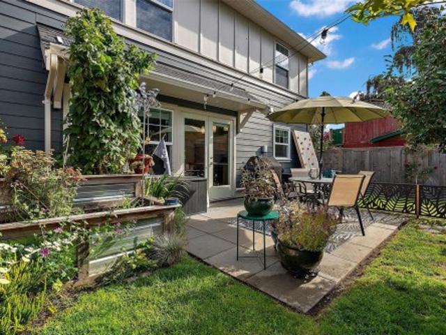 House for sale in Esquimalt, Capital Regional District