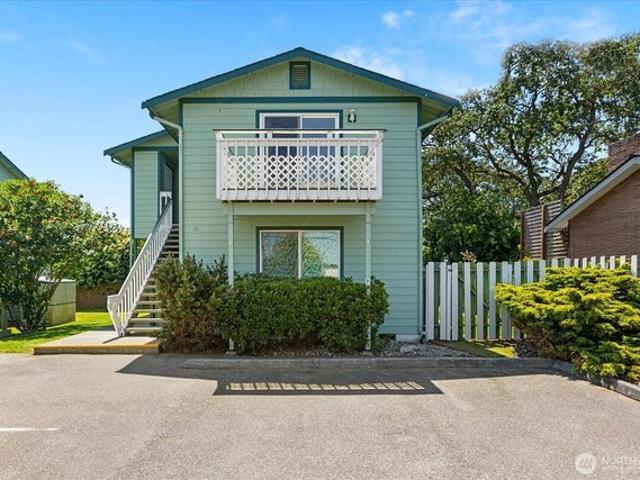 House for sale in Oak Harbor, Washington