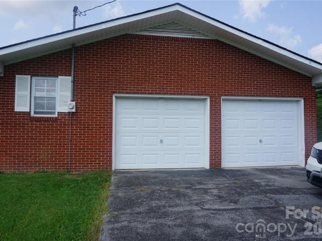 House for sale in Honeycutt, Bakersville