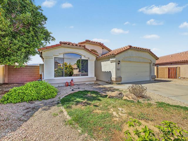 House for sale in Crystal Lakes, Avondale