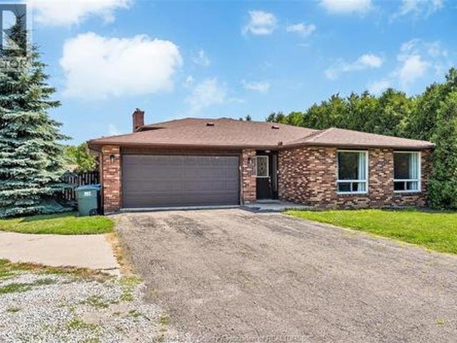 House for sale in Lakeshore, Ontario