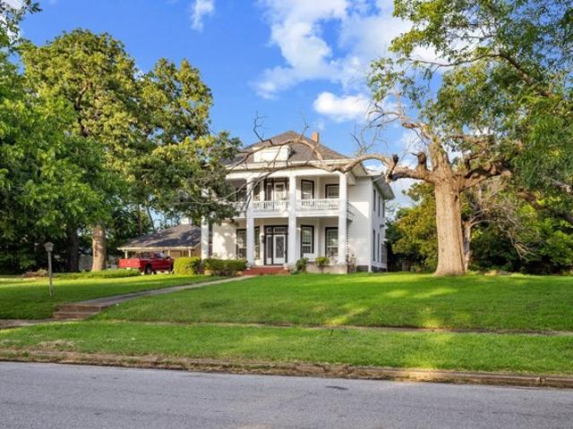 House for sale in Denison, Texas