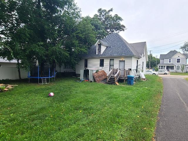 House for sale in Dixon, Lee County