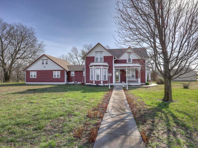 House for sale in Stotts City, Missouri