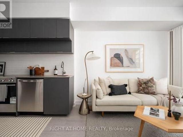 Condo for sale in Toronto Centre, Toronto