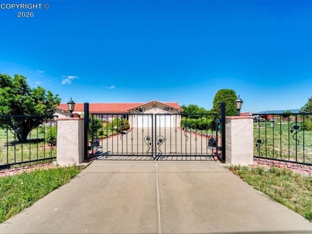 House for sale in Penrose, Fremont County