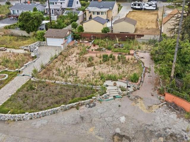 Land for sale in Altadena, California