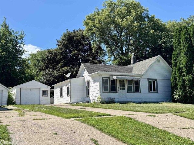 House for sale in Carroll, Iowa