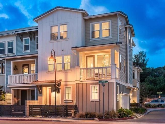 Townhouse for sale in Oceanside, California