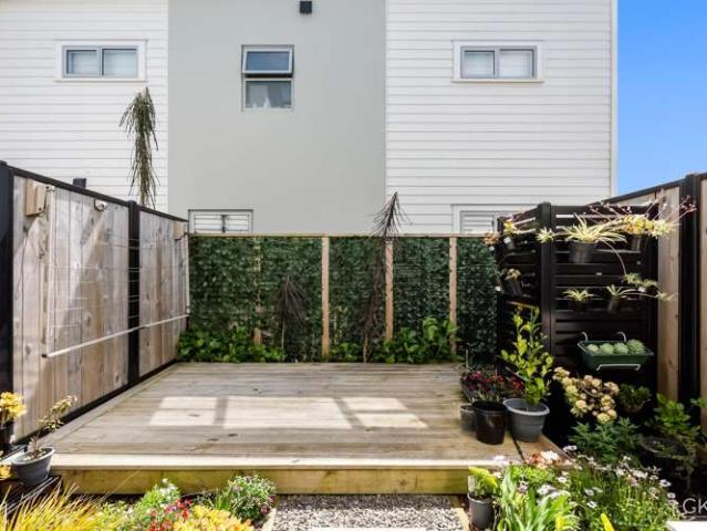 Townhouse for sale in Days Bay, Wellington