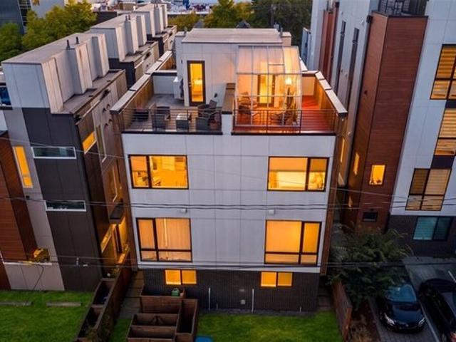 Townhouse for sale in Seattle, Washington