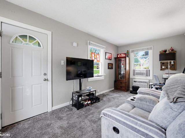 House for sale in Linn, Iowa