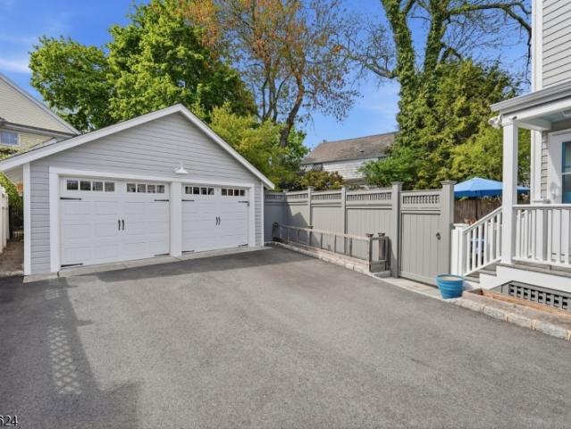 House for sale in Bloomfield, New Jersey