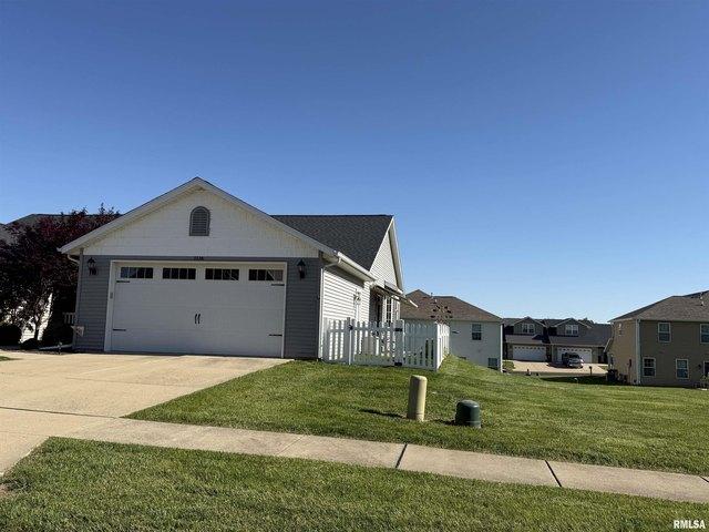 House for sale in Washington, Illinois
