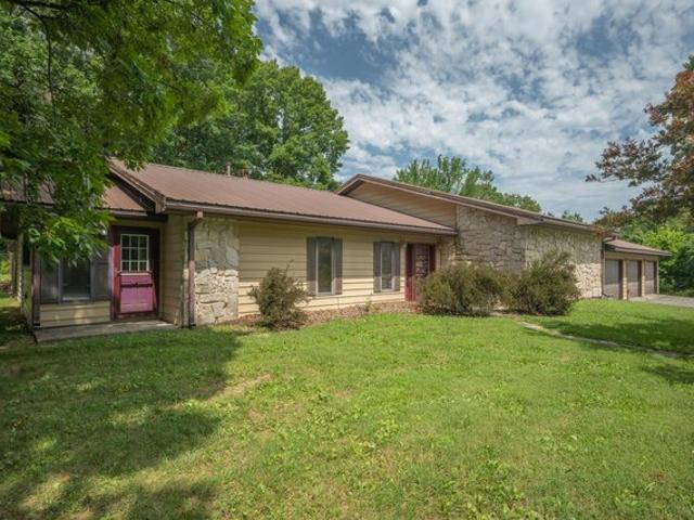 House for sale in Barry, Missouri