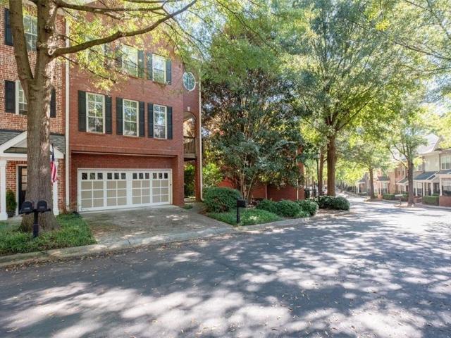 Townhouse for sale in Sandy Springs, Fulton County