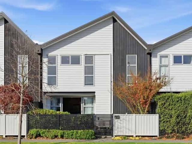 House for rent in Chaslands, Canterbury