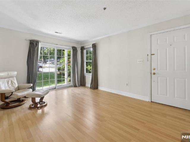 Condo for sale in Mahwah, New Jersey