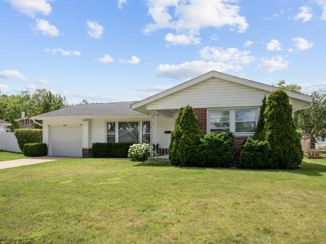 House for sale in Elk Grove Village, Illinois