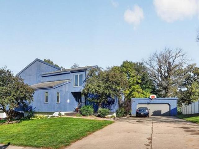 House for sale in Waverly, Bremer County
