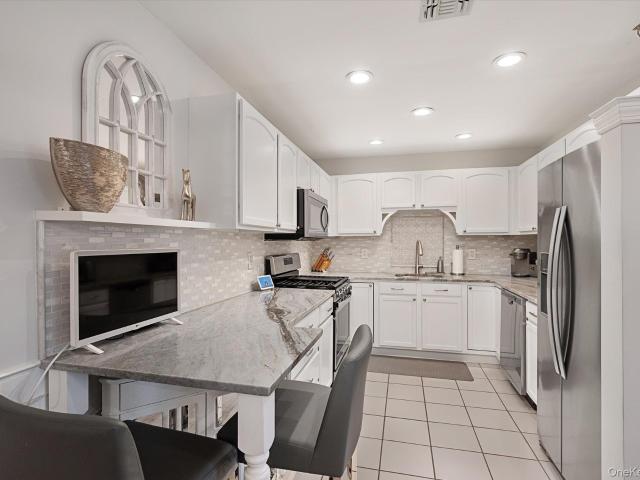 Condo for sale in Huntington, New York