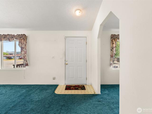 House for sale in South Bend, Washington