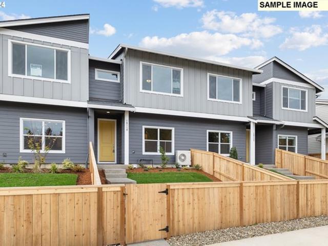 Townhouse for sale in Oregonia
