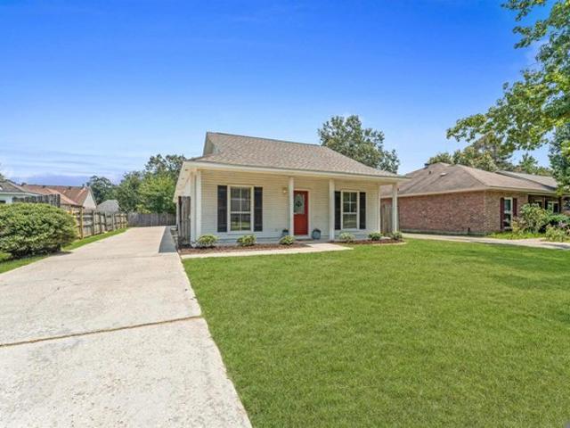 House for sale in Greenwell Springs, Central