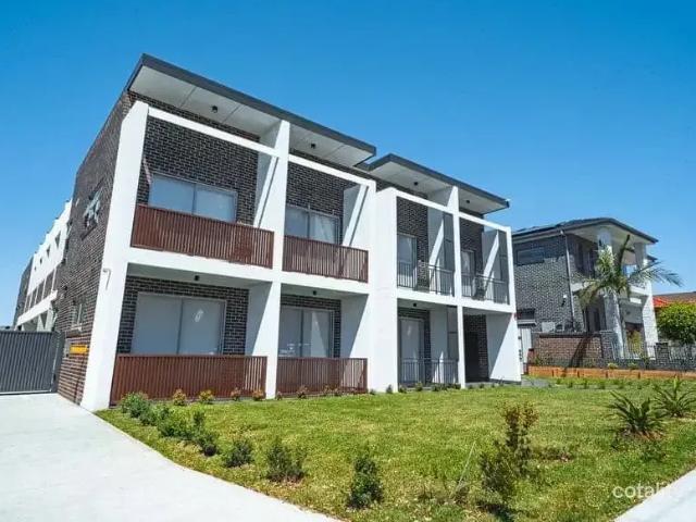 Granny Flat for rent in Lakemba, Sydney