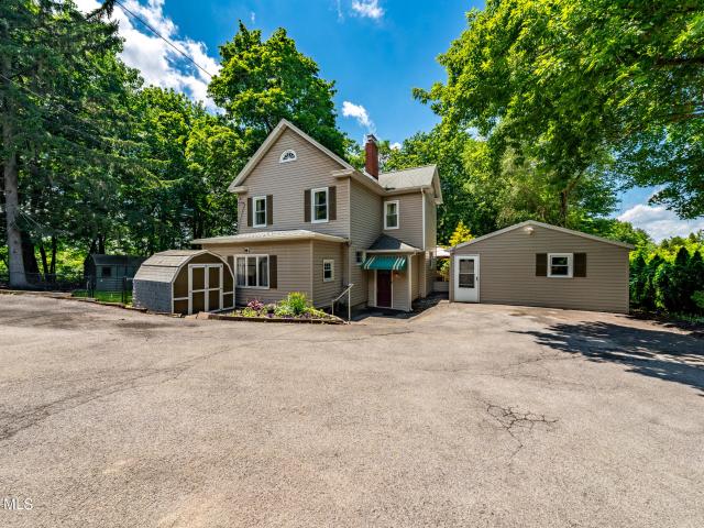 House for sale in Niskayuna, New York