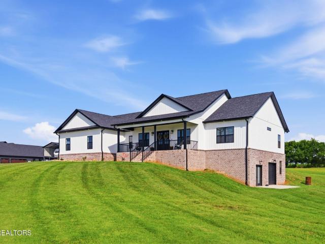 House for sale in Sequoyah Heights, Friendsville